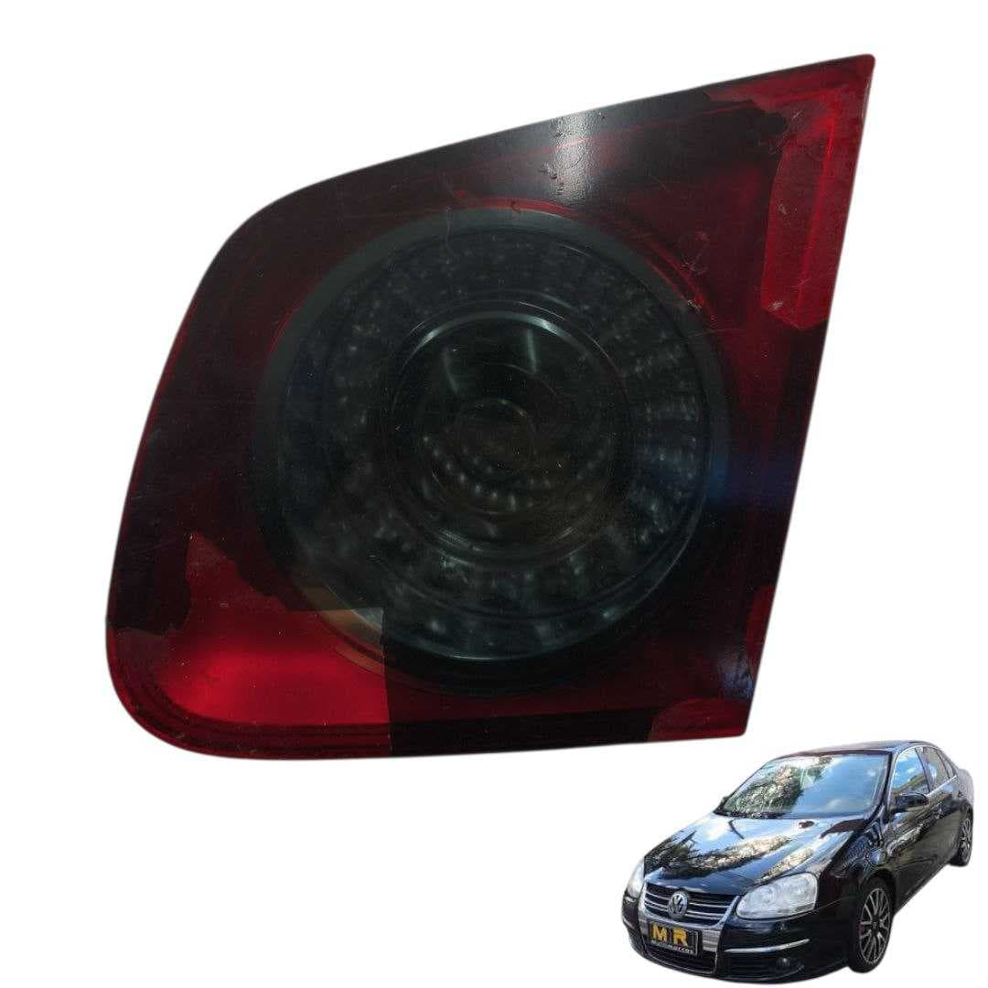 Lanterna Tras Tampa Dir Fumê Vw Jetta 2008 1k5945094 Detalhe